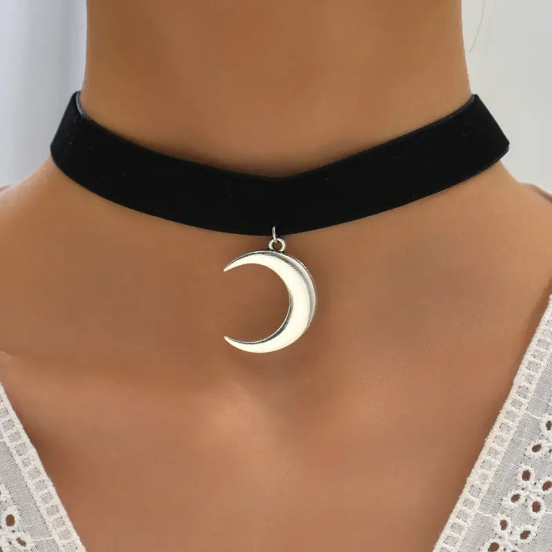 Moon Black Choker