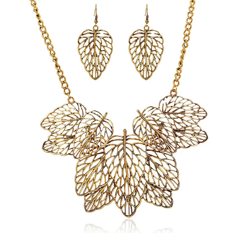 Hollow Leaf Necklace